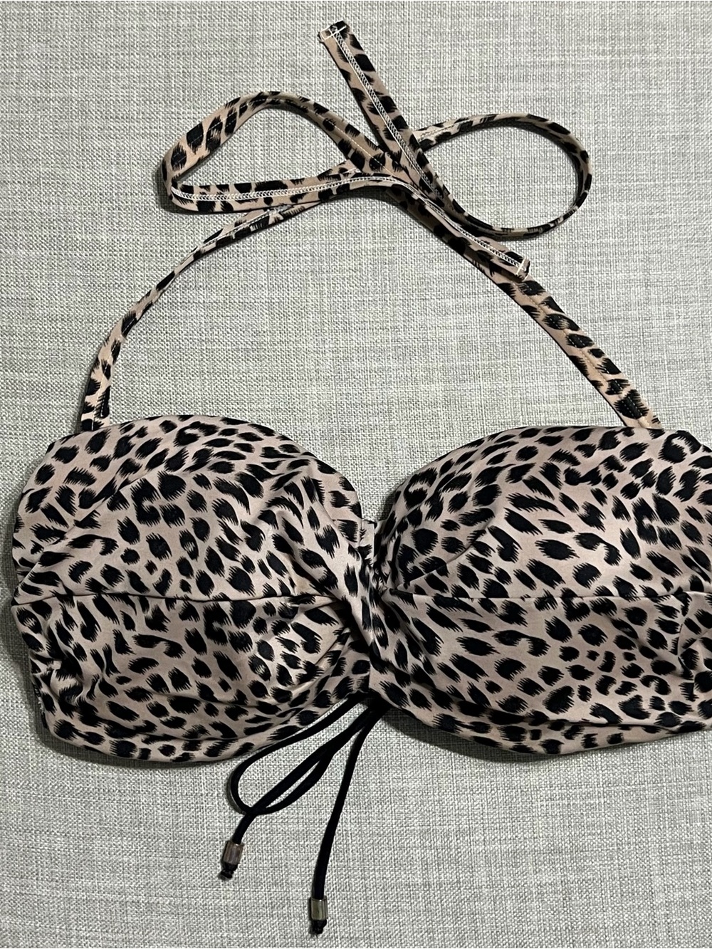 Cheetah print Victoria’s Secret bikini top swimwear - size 36D - preowned